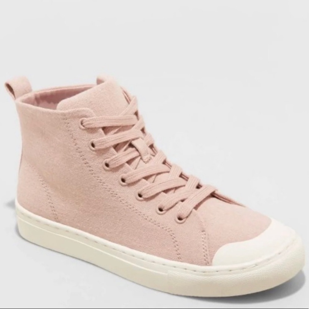 NEW - Universal Thread Sneakers